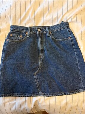 Levi’s denim high rise mini skirt